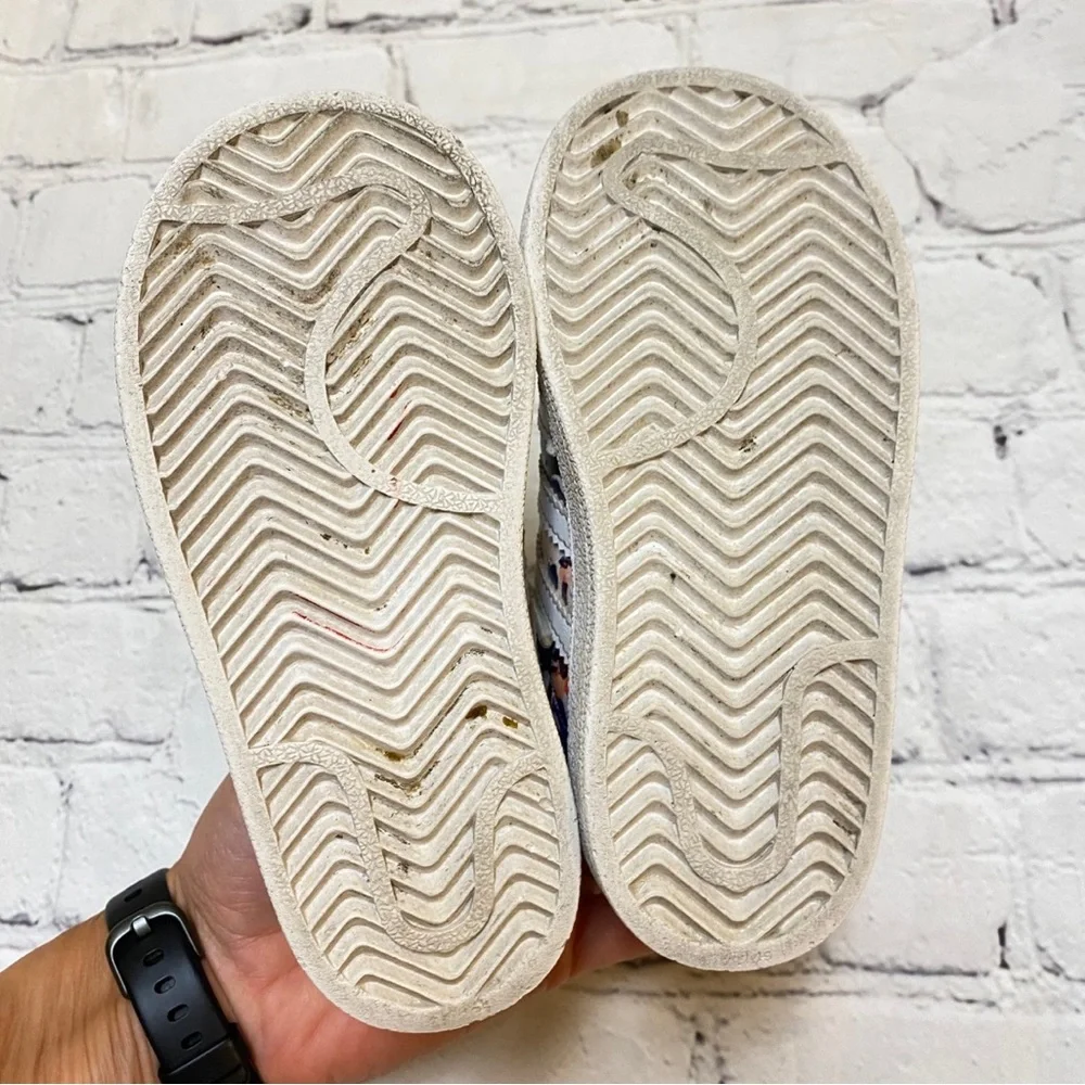 Adidas Sneakers
